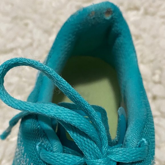 Nike Women's Turquoise Athletic Shoes size 9 - Picture 14 of 16